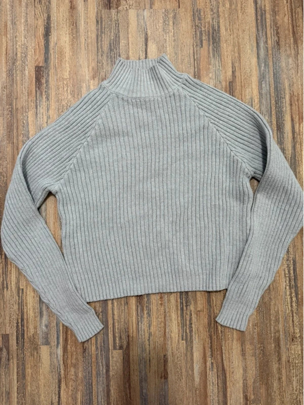 Forever 21 cropped sweater size large